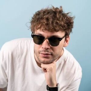 Fashion unisex Black and Gold Sunglasses aviators clubmaster frame style